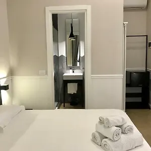 Gasthuis Kukka, Napels